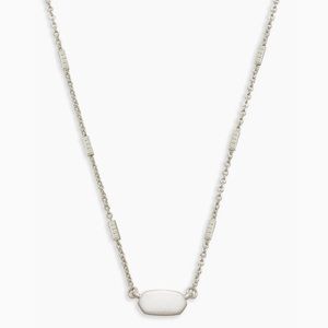 Like New Kendra Scott Fern Pendant Necklace - Bright Silver